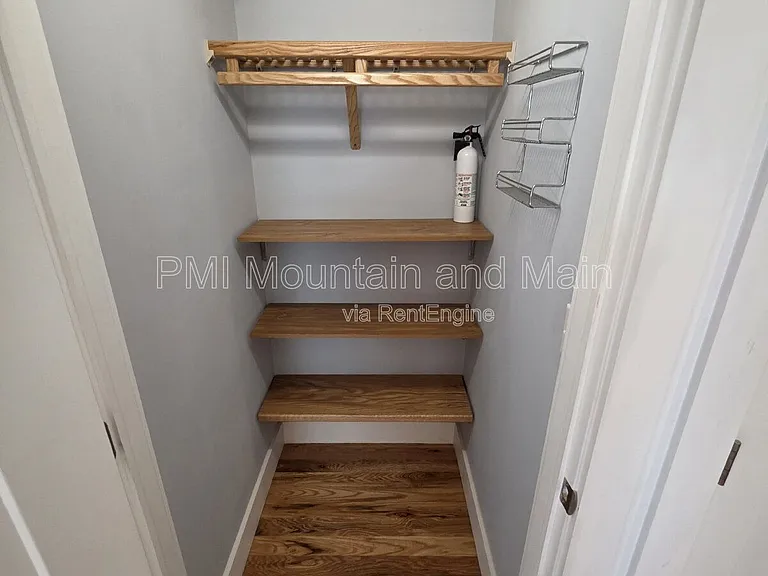 156 Bradley St — Photo 9