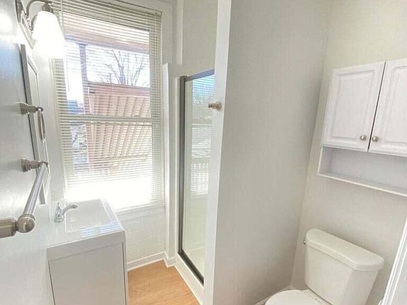 2nd image of 125 N Detroit St #3