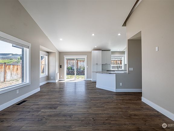 5th image of 301 S Mary Avenue