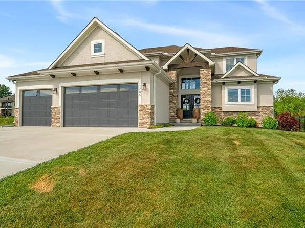 2705 NE Crestview St, Blue Springs, MO 64029