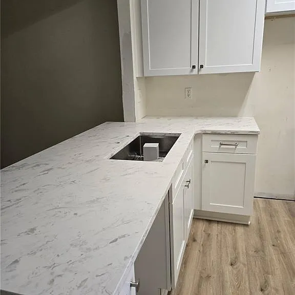 2726 Heathrow Dr — Photo 1