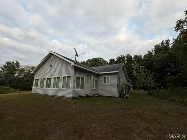 (undisclosed Address), Shobonier, IL 62885