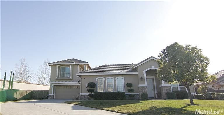 1st image of 121 Estrella Ct