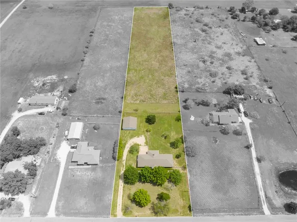 248 N Baese Rd, West, TX 76691