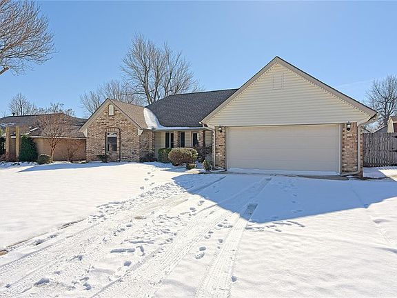 2nd image of 136 E Vail Dr