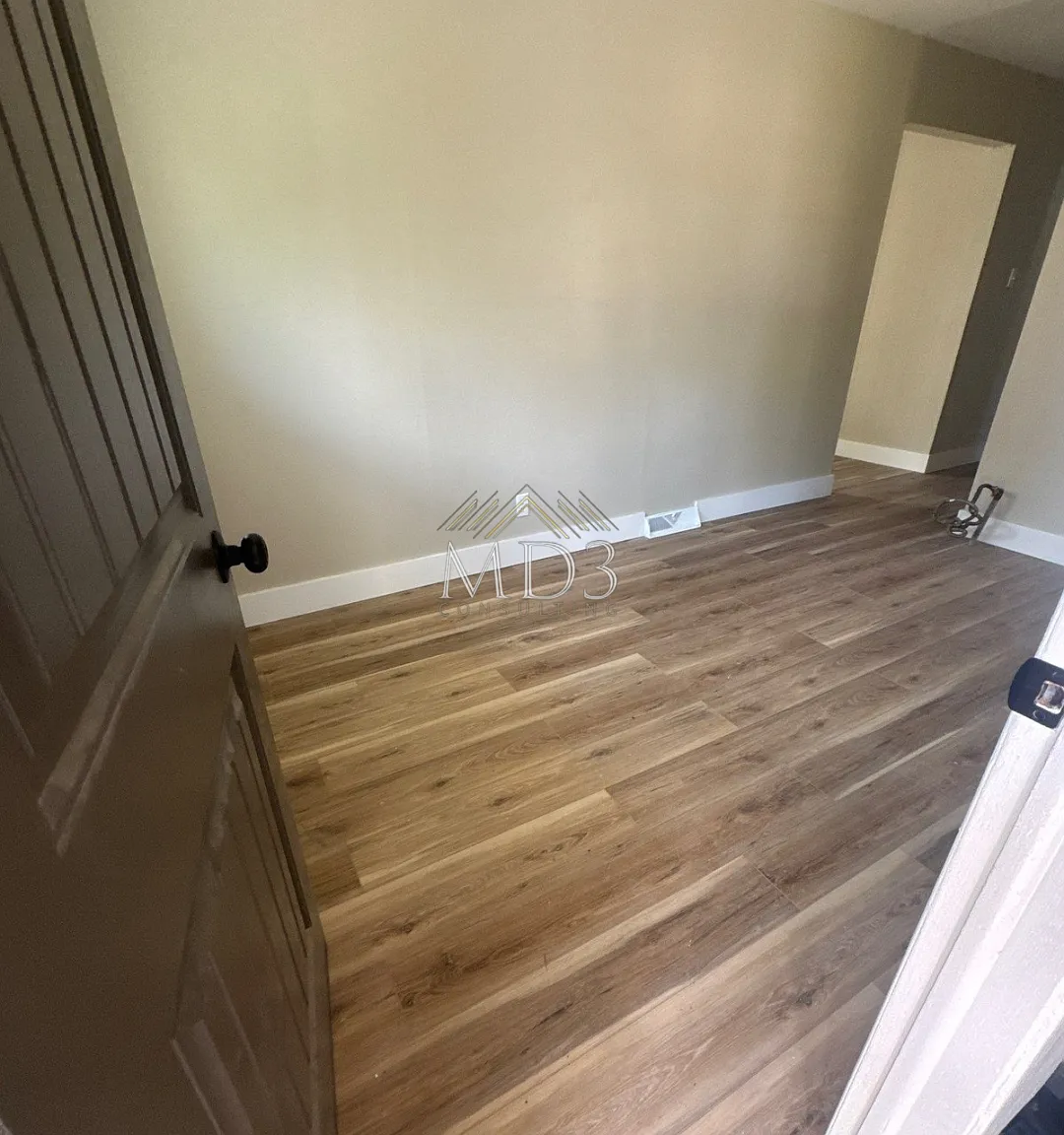 3 bed, 864 sqft, $1,300 — Photo 4
