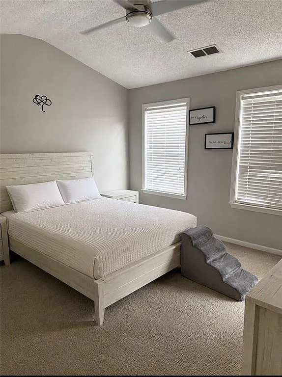 2 bed, 3.0 bath, 1409 sqft, $2,200 — Photo 4