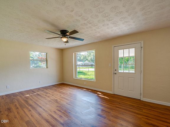 4th image of 1220 Leon Ln