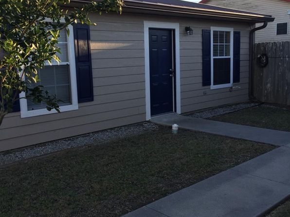 302 Veterans Ave APT 2