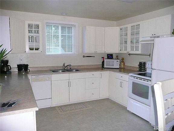 3rd image of 7006 204th St E