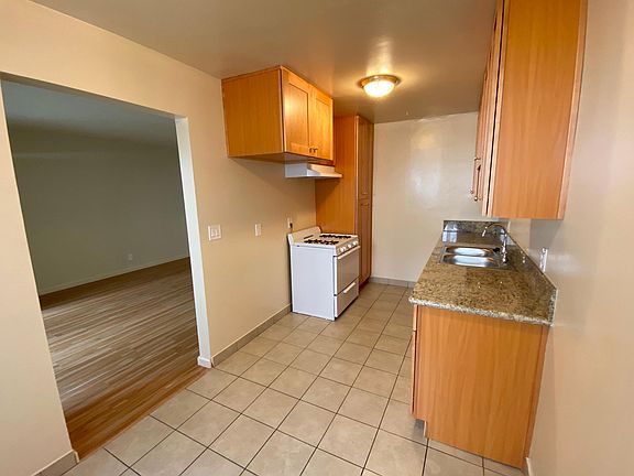 4th image of 523 E Hazel St APT 5