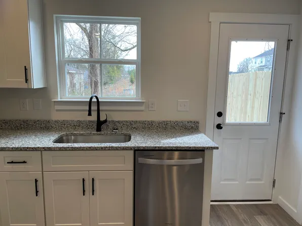 212 King St, Greer, SC 29651