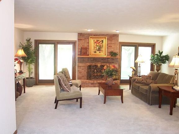 3rd image of 2717 Greenwood Acres Dr