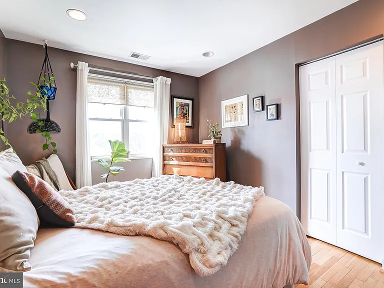 401 Evarts St NE #301 — Photo 32