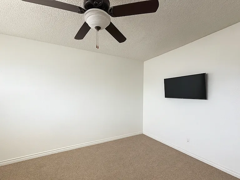 16586 Miller Ave — Photo 30