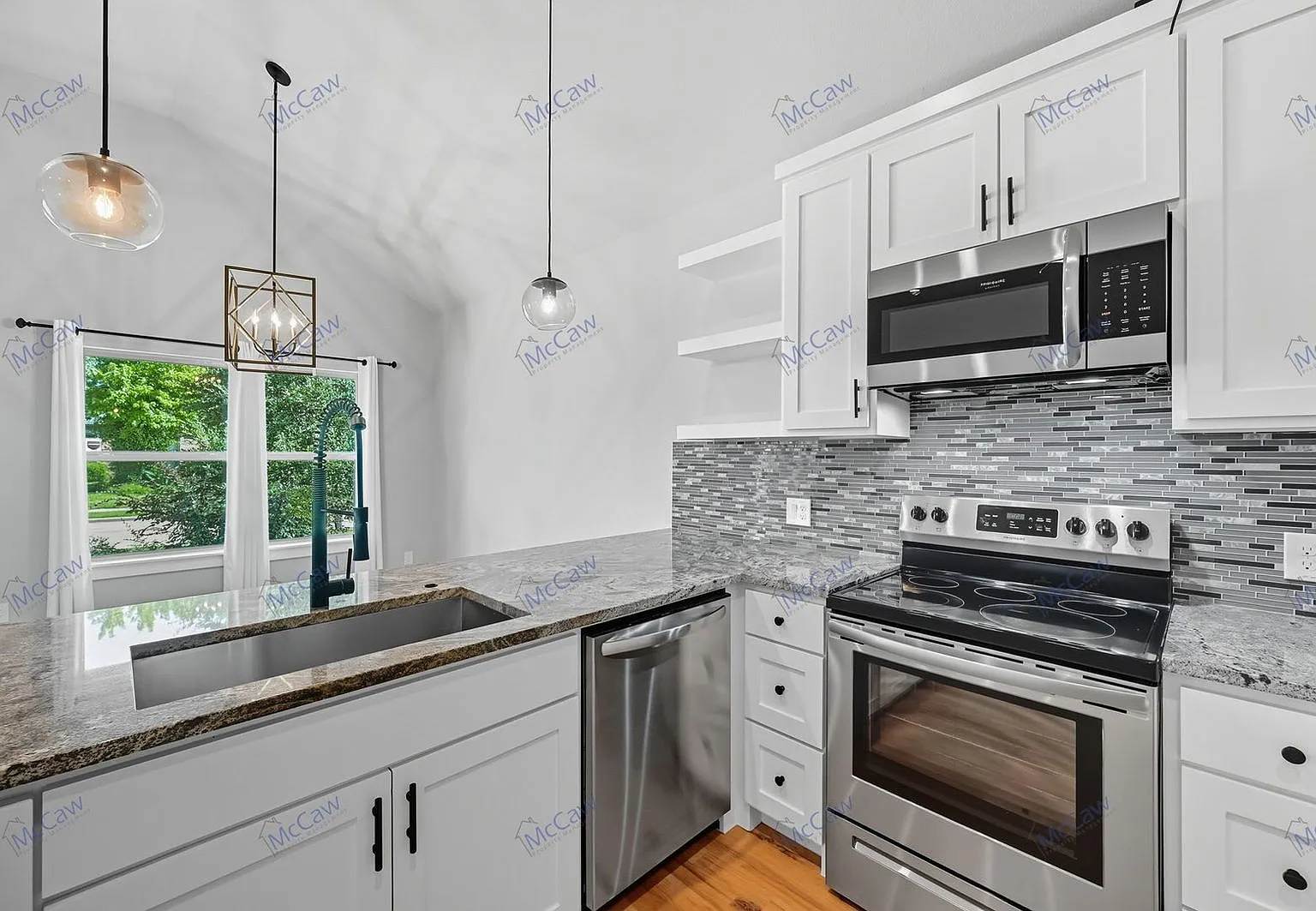 4 bed, 2.0 bath, 1773 sqft, $2,350 — Photo 3