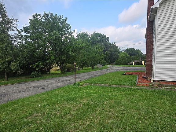2nd image of 115 Conneaut Lake Rd