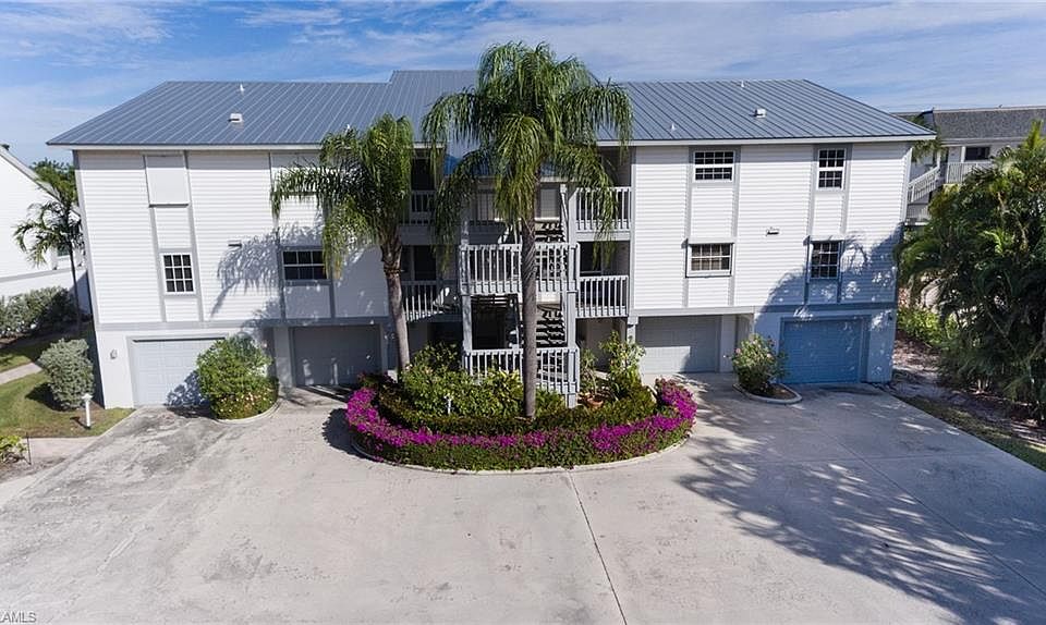 1st image of 800 Sextant Dr APT 2