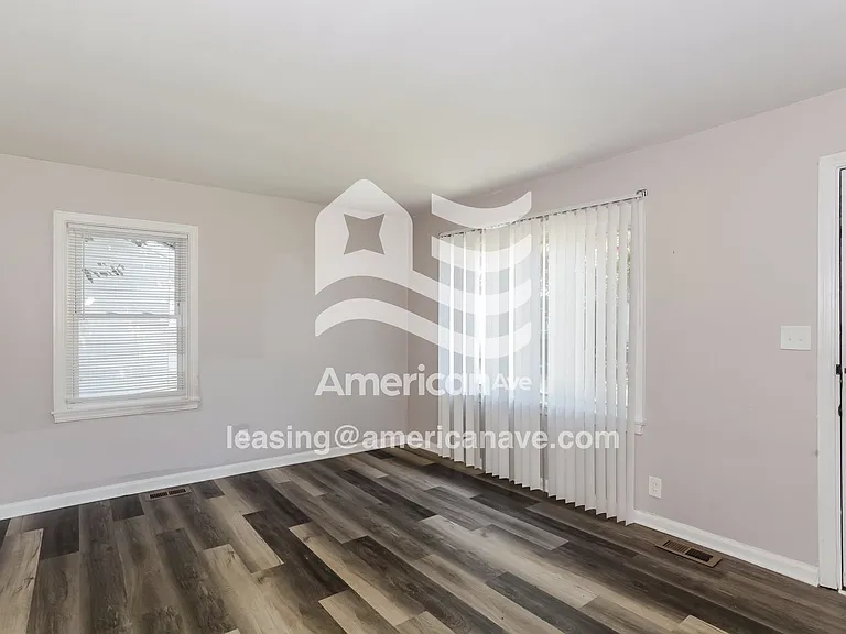 725417_003_living_room_14011117.jpg