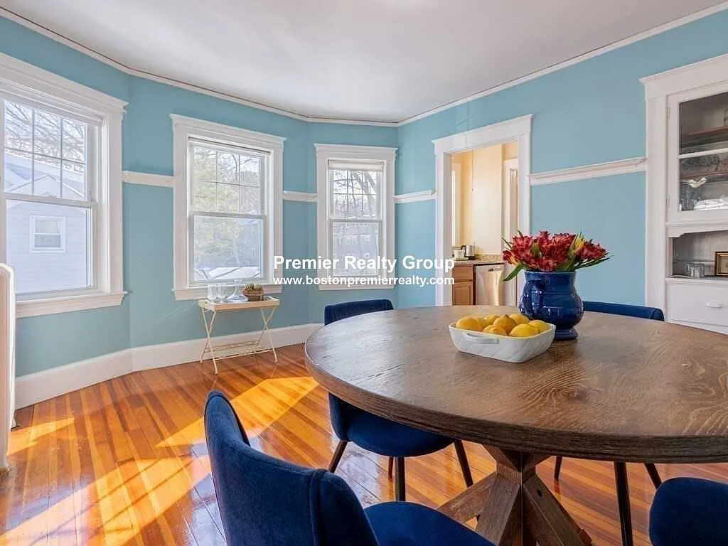3 bed, $3,800 — Photo 2