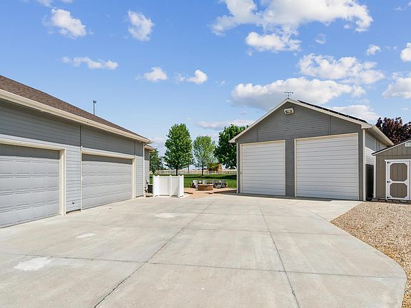5th image of 3136 N Brumby Ln