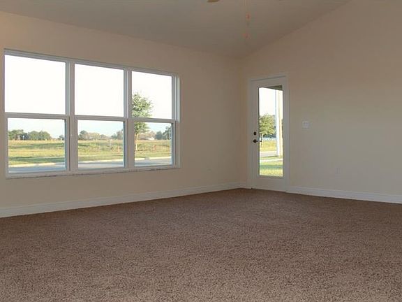 2nd image of 1142 Sabine Ln