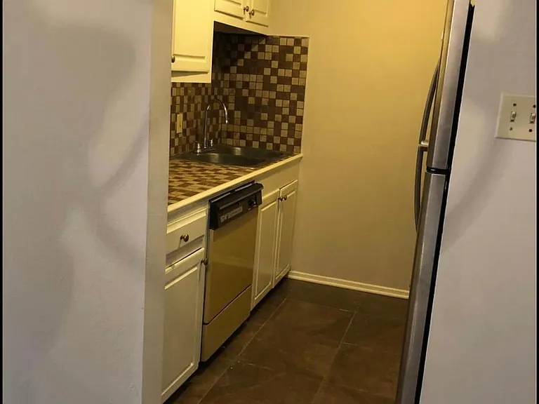 872 Arlington Ave #3 — Photo 4