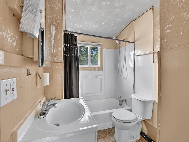 6608 Westpoint St — Photo 13