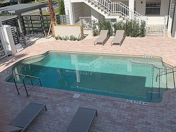 5th image of 361 41st Ave N APT 1