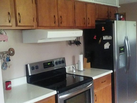 3rd image of 612 Jeanette Ave