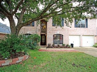 1018 S Wellsford Dr, Pearland, TX 77584