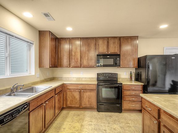 2nd image of 34128 SE Carmichael St