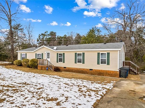 5th image of 211 Forest Hollow Dr