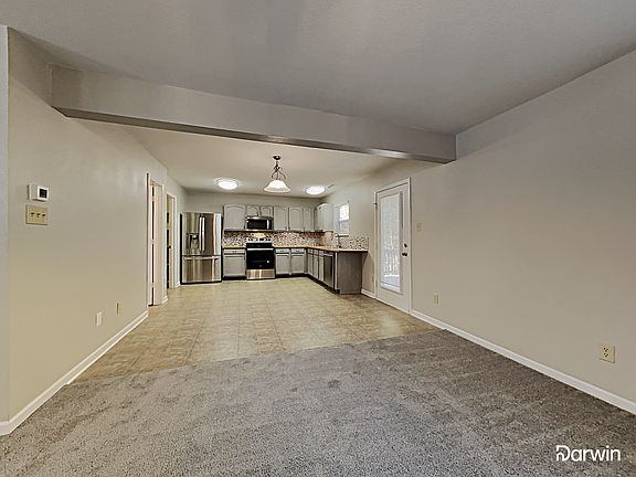 3rd image of 2209 Thorncrest Dr