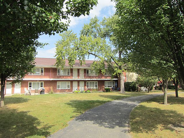 2nd image of 1111 E Algonquin Rd APT 16