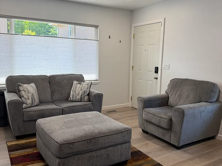 1552 NW Van Buren Ave — Photo 16