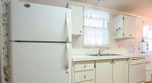 3rd image of 651 SW 117th Way #6-7