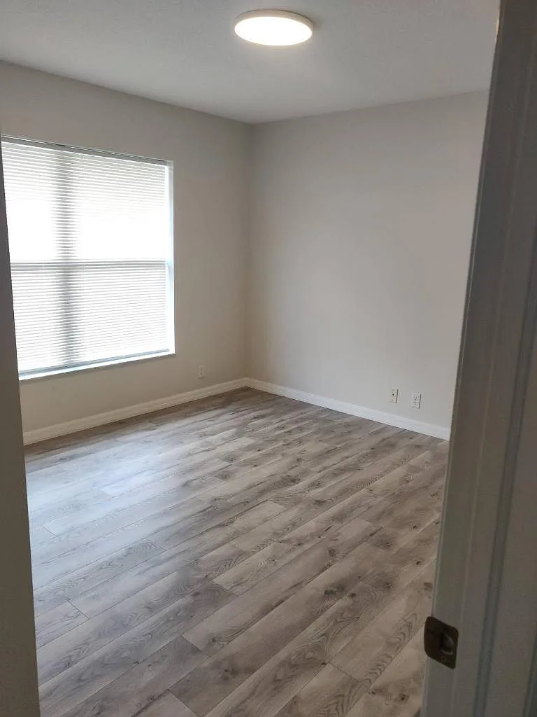 590 Pasaje Ave — Photo 4