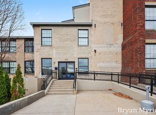 533 Columbia Ave APT 107, Holland, MI 49423