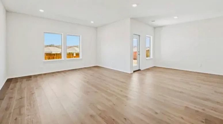 4 bed, 2172 sqft, $2,300 — Photo 3