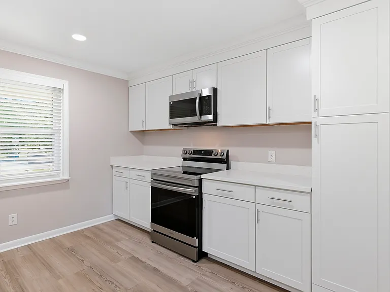 1912 Brown St — Photo 10