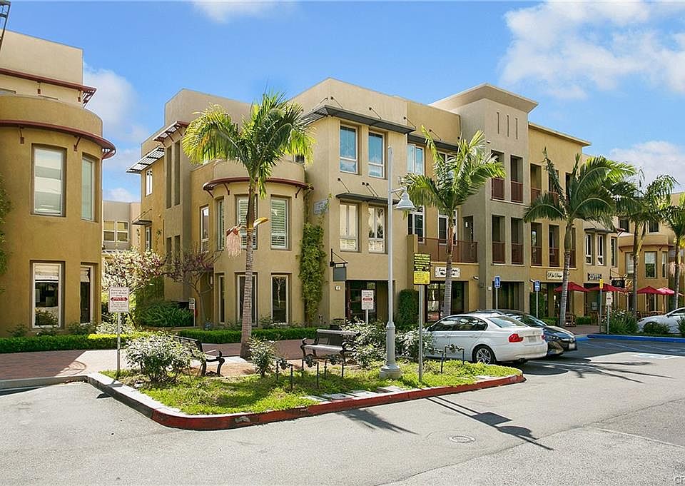 1st image of 29 Vantis Dr