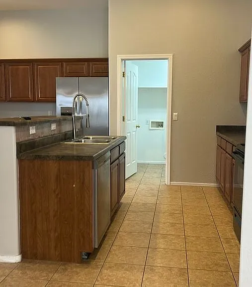 36556 W Velazquez Dr — Photo 12