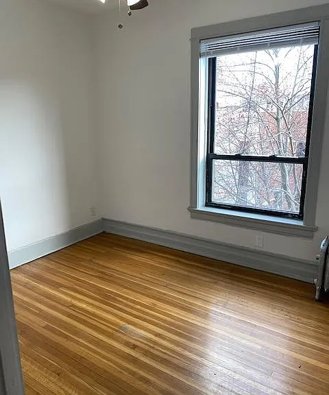 900 W Addison St #3 — Photo 6