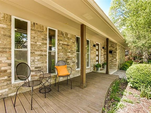 2nd image of 426 Brook Glen Dr