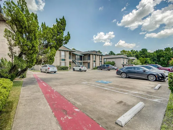 Spring Hill Village Apartments