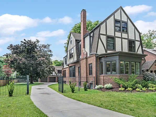 600 Lathrop Ave, River Forest, IL 60305