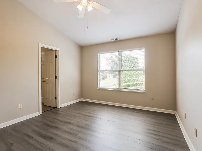 5384 Lakeside Manor Dr — Photo 7