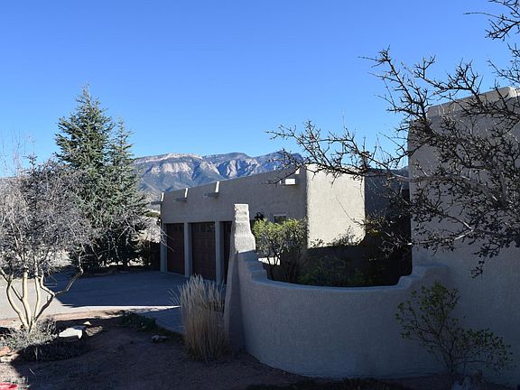 2nd image of 26 Dusty Trail Dr