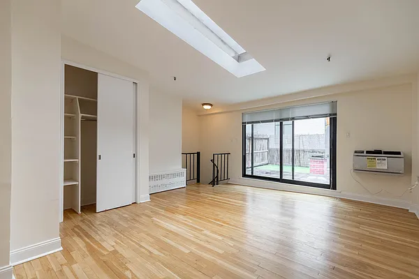 Rented by Bond New York | media 4